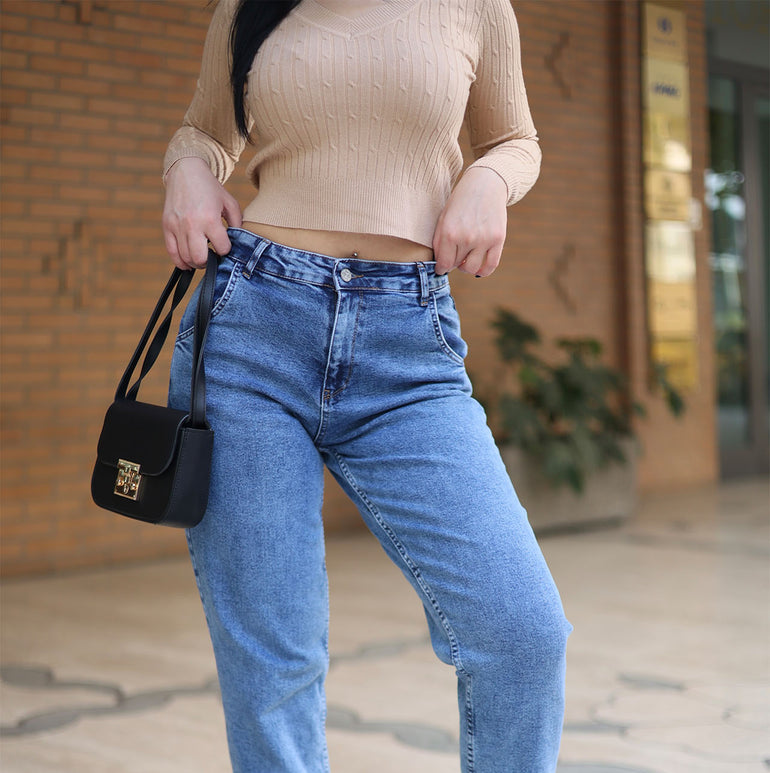 Jeans Mom Style
